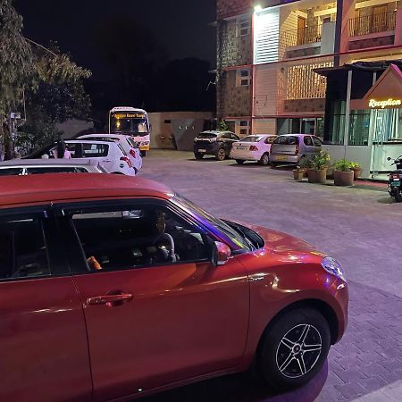 Hotel Caveri Madikeri Eksteriør bilde