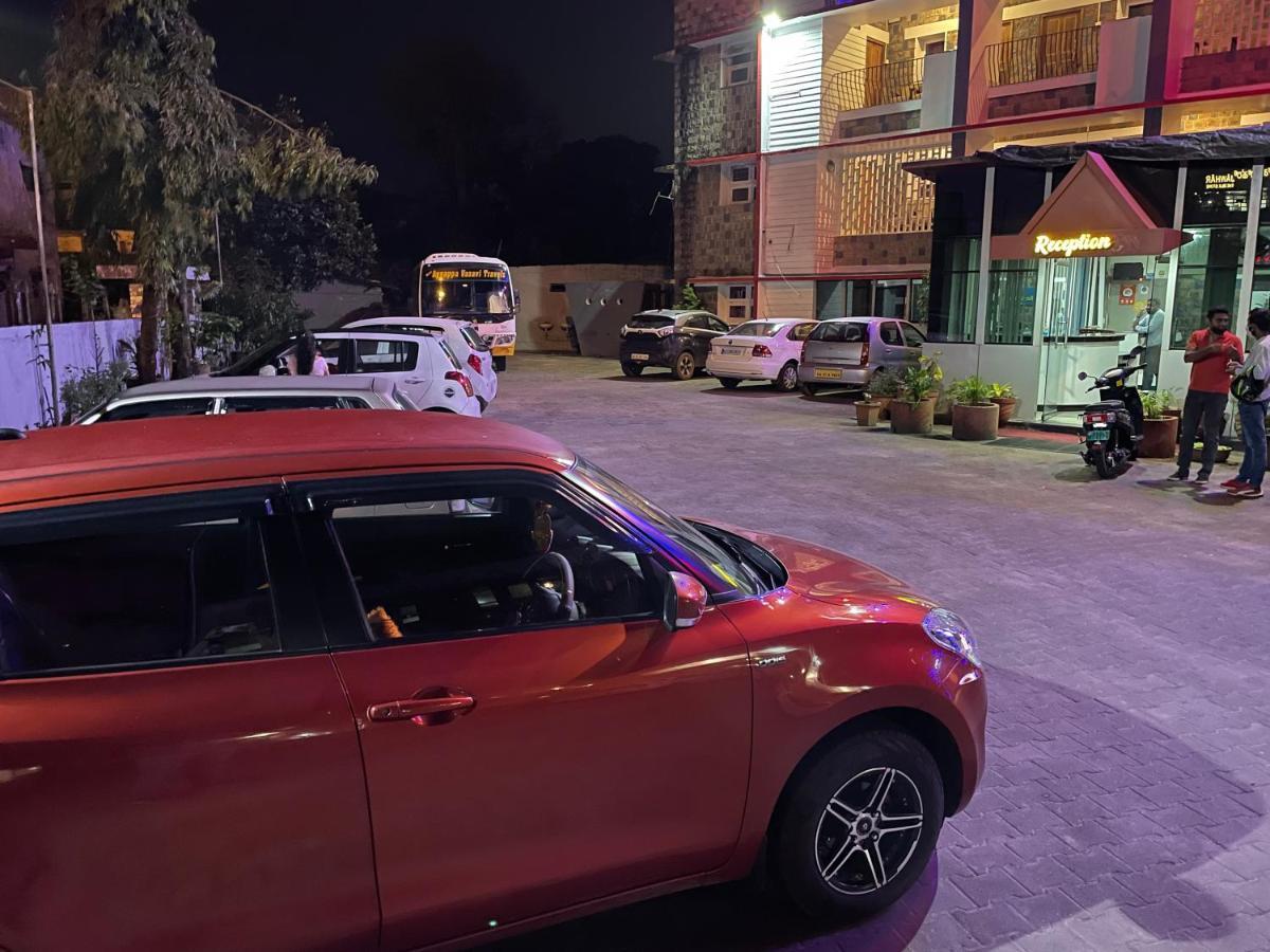 Hotel Caveri Madikeri Eksteriør bilde