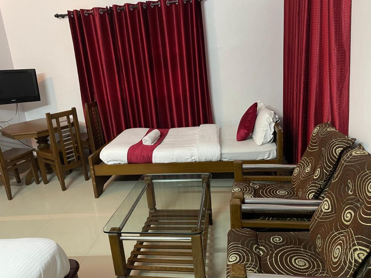 Hotel Caveri Madikeri Eksteriør bilde