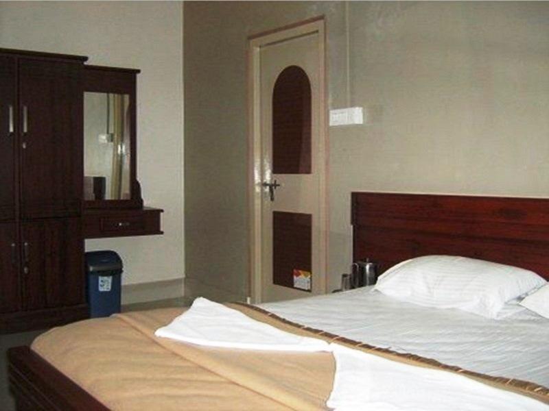 Hotel Caveri Madikeri Eksteriør bilde