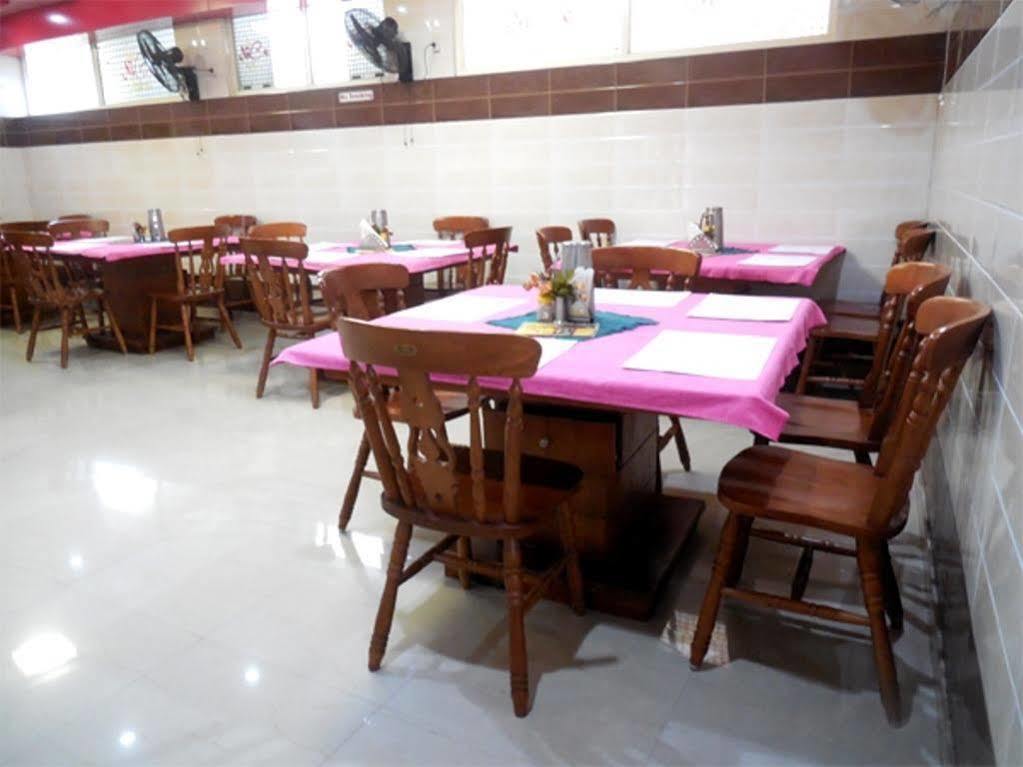Hotel Caveri Madikeri Eksteriør bilde